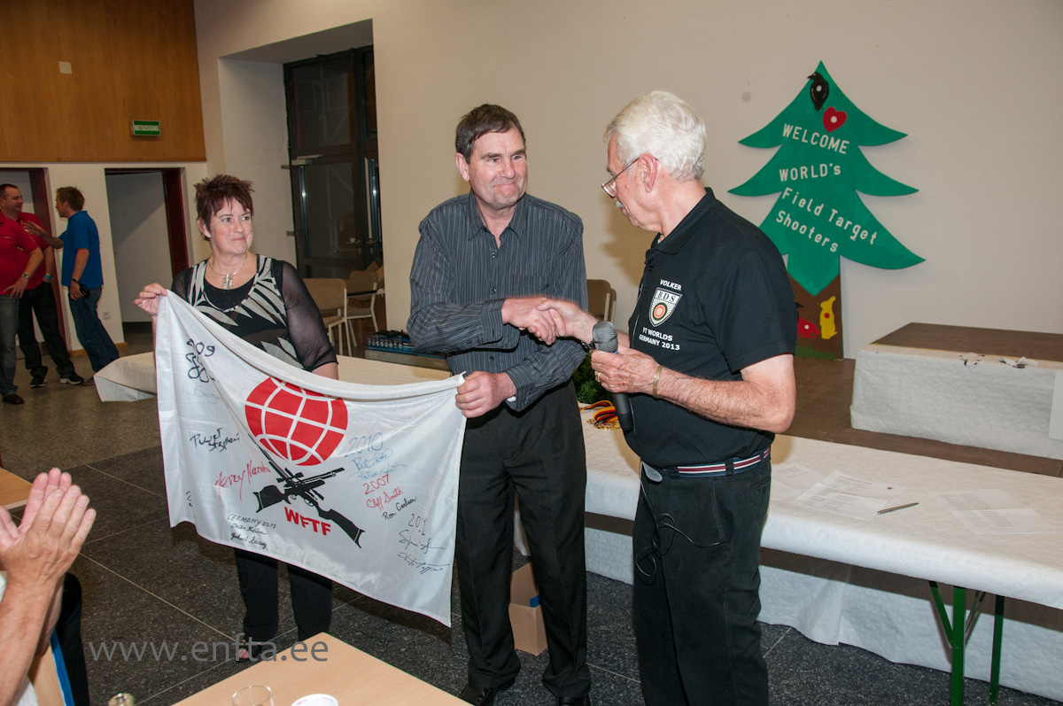 Germany gives the WFTF flag to New Zealand